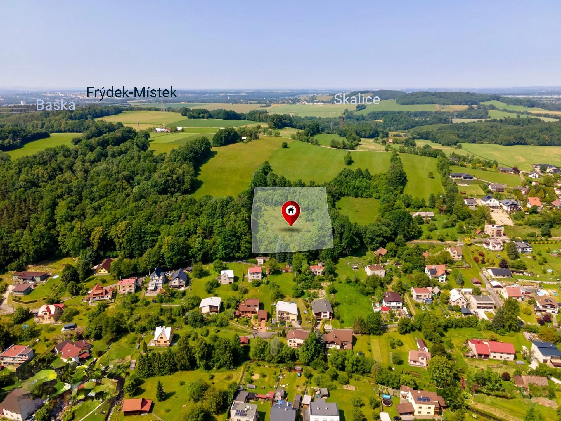 In the heart of nature, yet only 8 minutes from the city centre